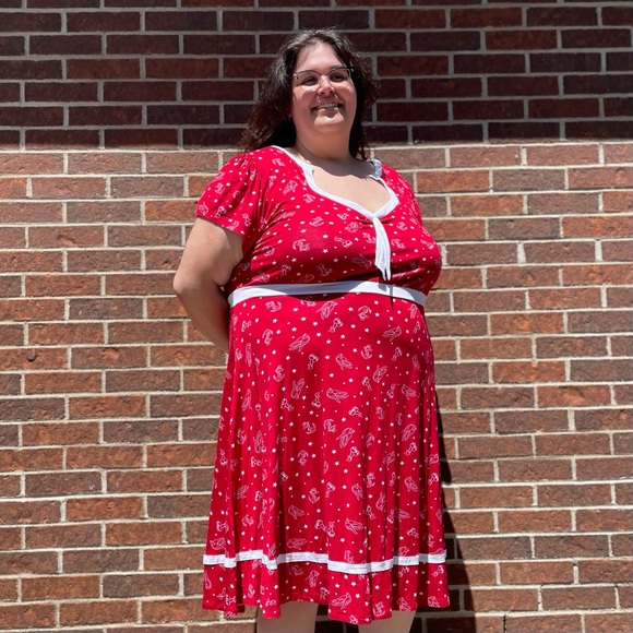 Red pinup sailor dress - Picture 7 of 11